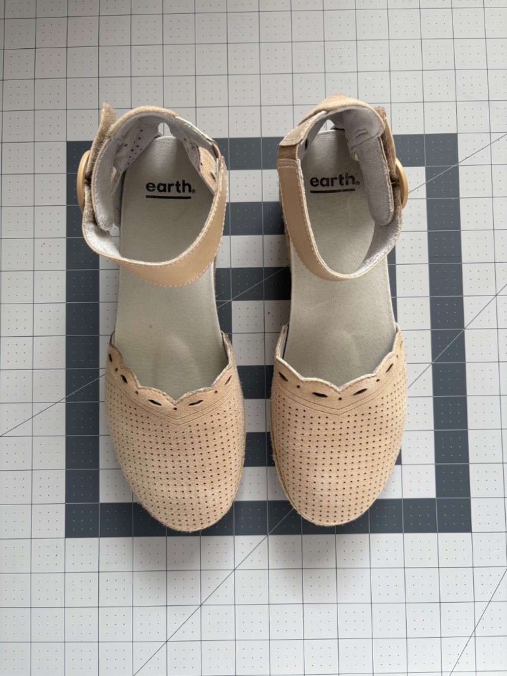 NWOT Espadrille Earth Modena Yarrow - Picture 2 of 10